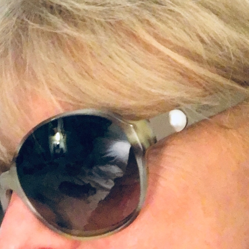 CHANEL Authentic Vintage Olive blend Pearl Sunglasses 🕶️ Great looking /RARE😎🇳🇪 - Picture 2 of 9